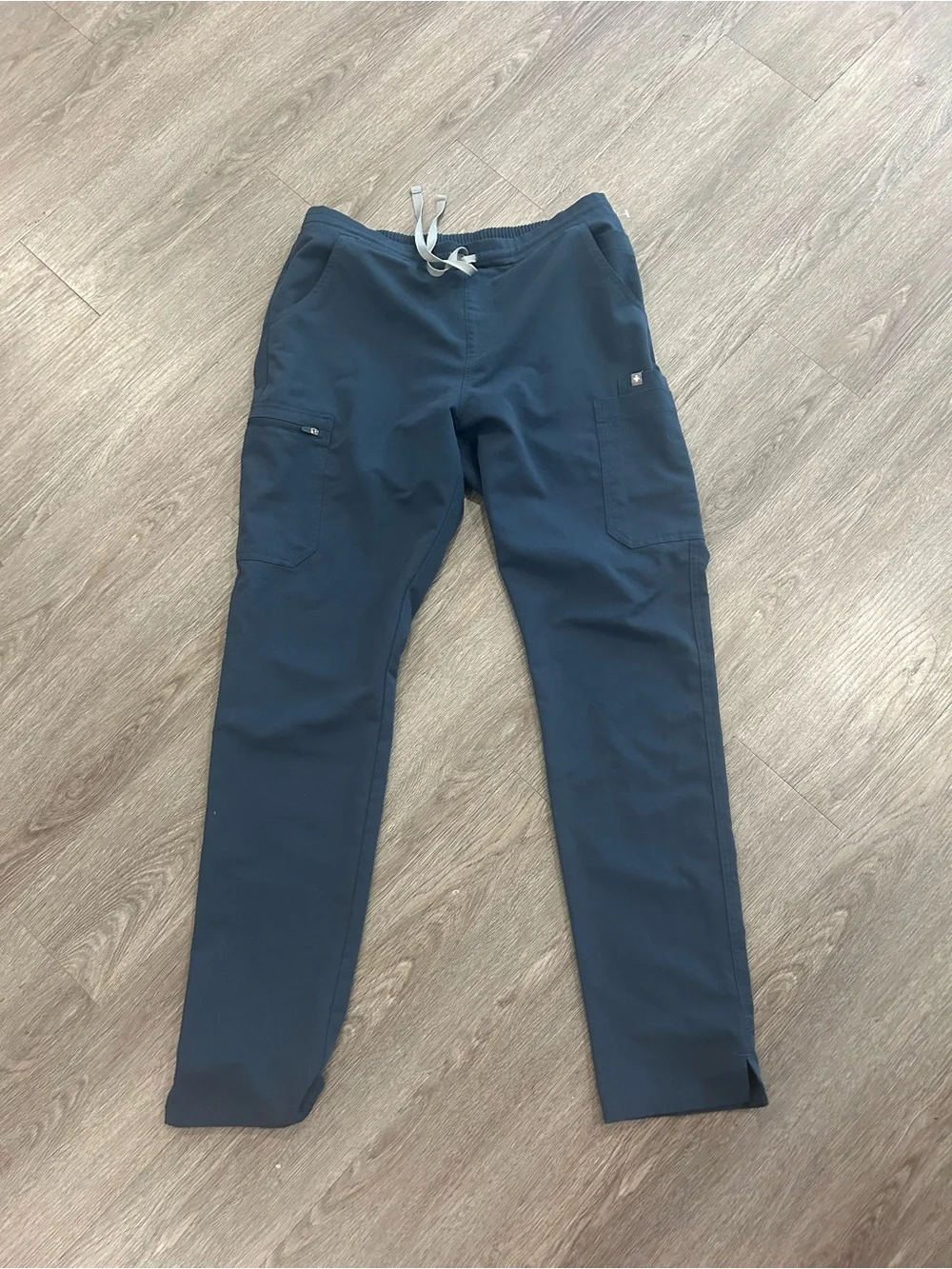 Figs Men's Navy Jogger Cargo Pants